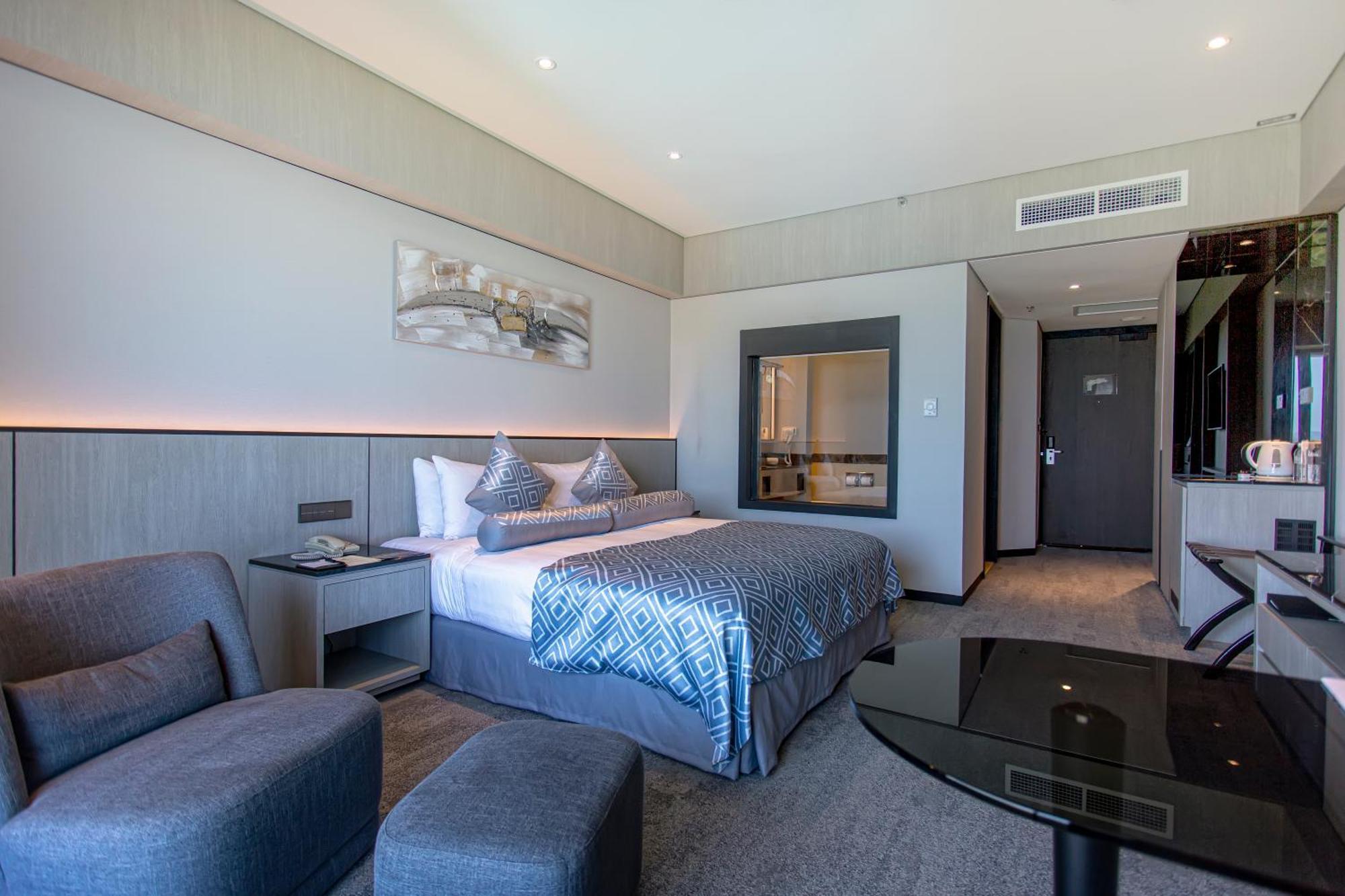 The Pacific Sutera Otel Kota Kinabalu Dış mekan fotoğraf Deluxe Room