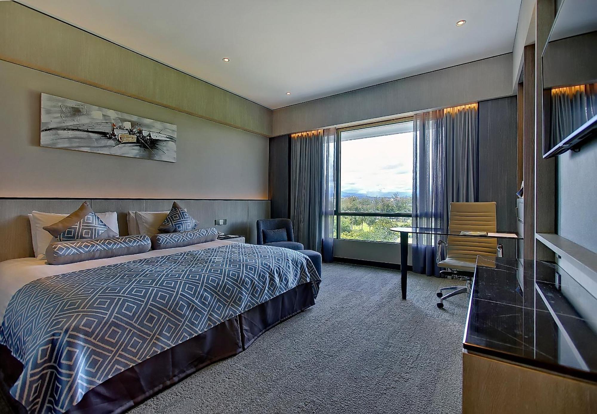 The Pacific Sutera Otel Kota Kinabalu Dış mekan fotoğraf Deluxe Room